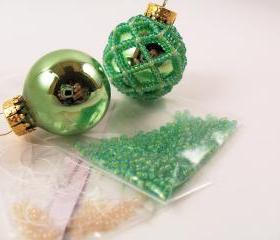 Beaded Ornament Kit Green and Ivory