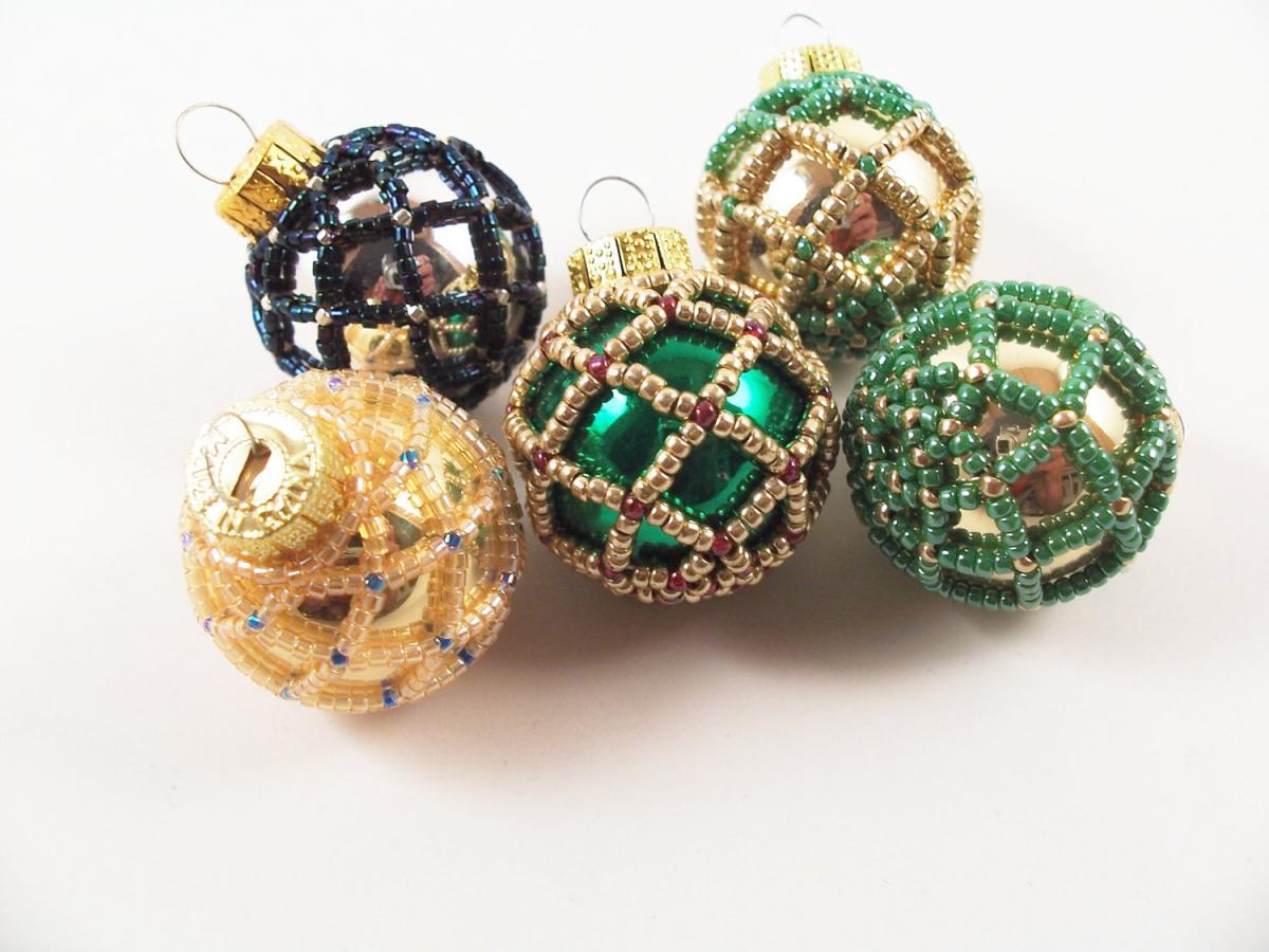 Beaded Christmas Ornament Pattern 1 Net Beading Beading Tutorial In